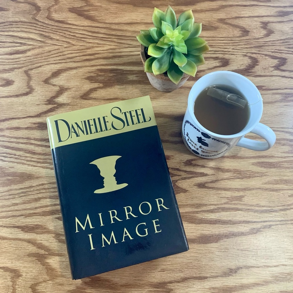 5/$10 📚 Mirror Image by Danielle Steel | Hardcover book